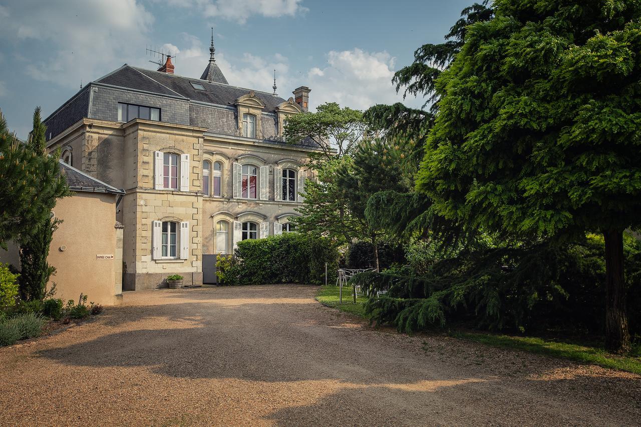 Hôtel&Spa Chai De La Paleine Le Puy-Notre-Dame Exterior foto